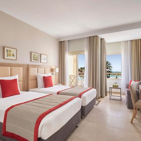 Jaz Casa Del Mar Beach Hurghada Exterior foto A room at the hotel