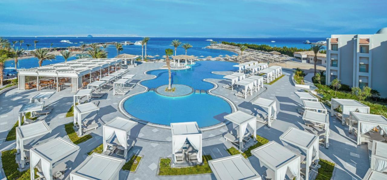 Jaz Casa Del Mar Beach Hurghada Exterior foto The resort's main pool