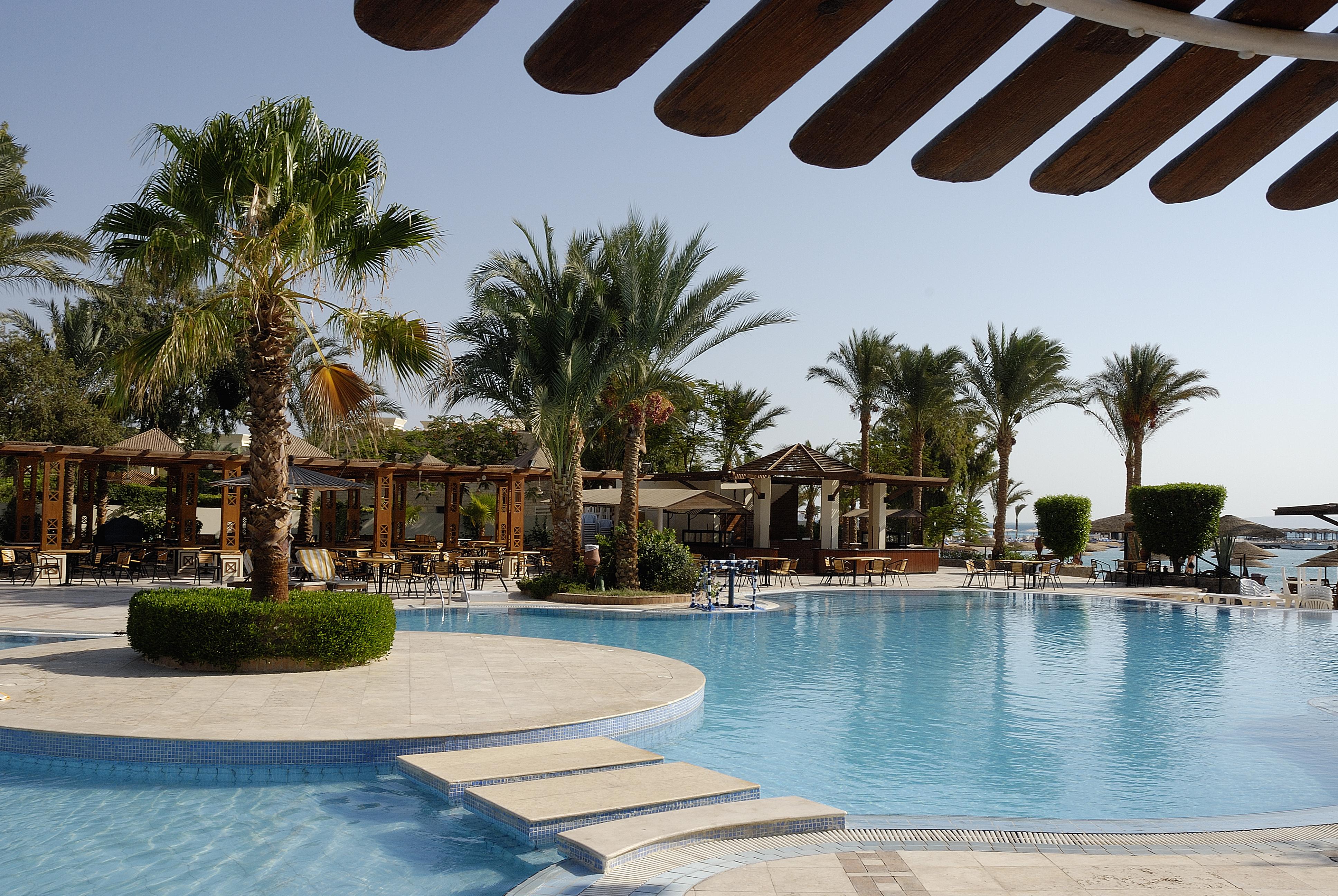 Jaz Casa Del Mar Beach Hurghada Exterior foto The swimming pool at the Hilton Sharm El Sheikh