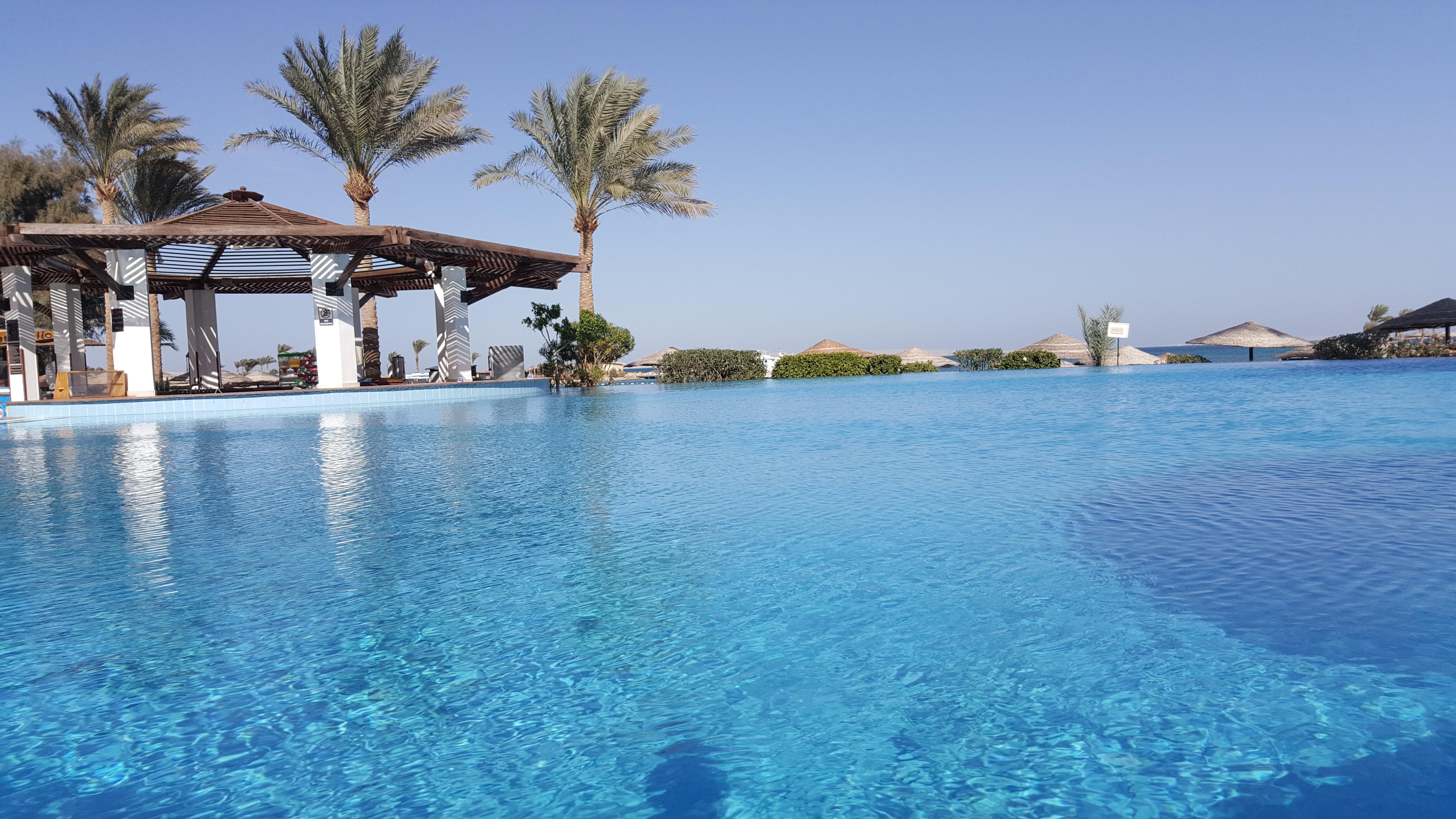 Jaz Casa Del Mar Beach Hurghada Exterior foto Infinity pool at the Hilton Sharm El Sheikh