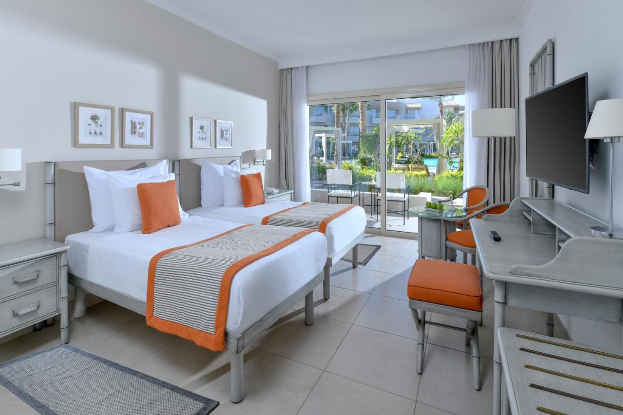 Jaz Casa Del Mar Beach Hurghada Exterior foto A room at the Iberostar Grand Hotel at Playa del Inglés, Gran Canaria